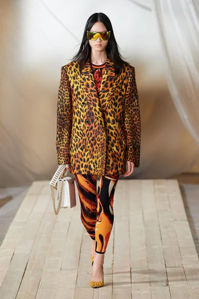 Look 4